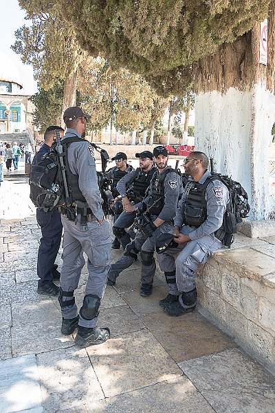 6 - GERUSALEMME CITTA' SANTA - BREAFING DI POLIZIA.jpg